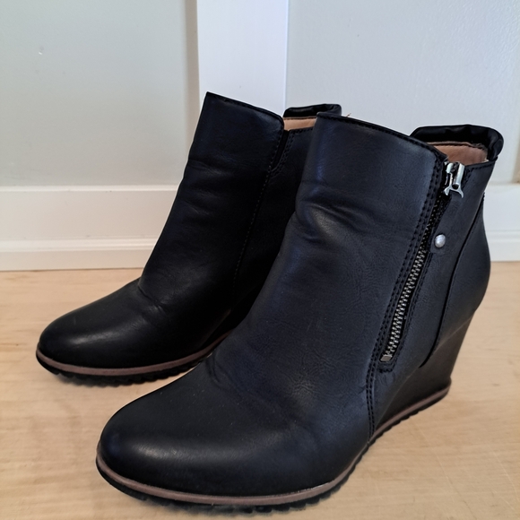 SOUL Naturalizer Haley Black Wedge Ankle Boots - Picture 1 of 7